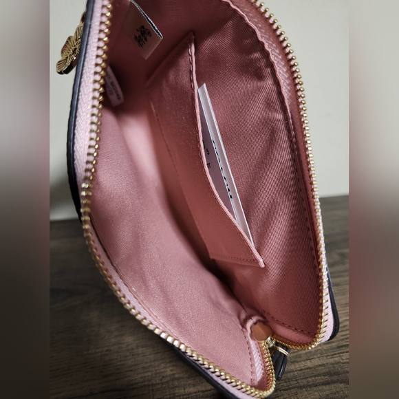 Coach Powder Pink Corner Zip Wristlet. Nwt - Picture 4 of 4